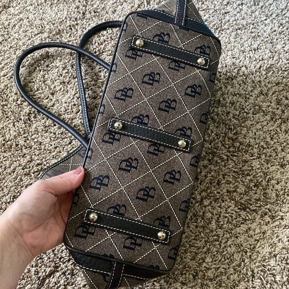 Dooney & Bourke Classic Signature Logo Shoulder Bag - Picture 5 of 16